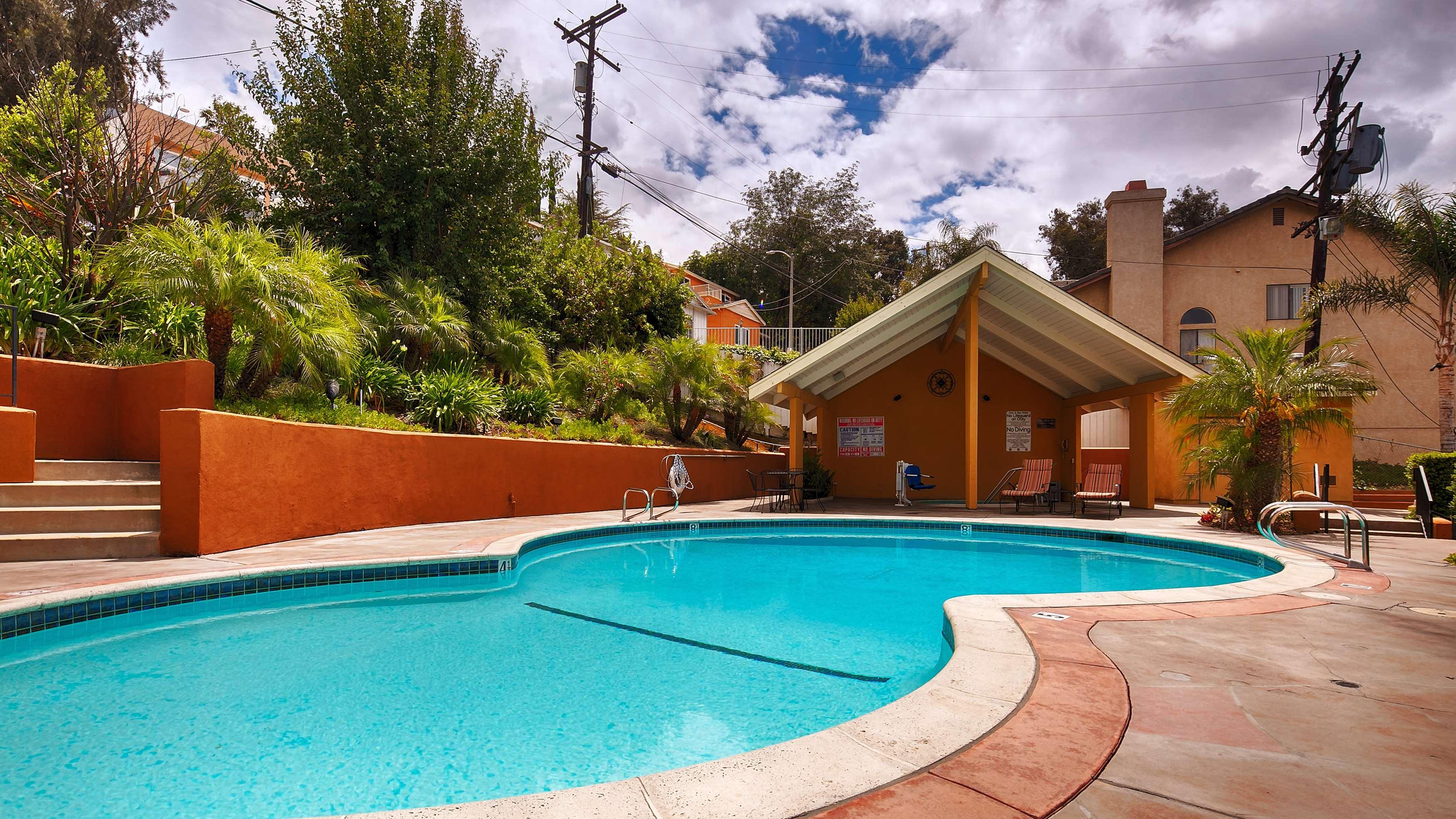 Western Woodland Hills Hotel
