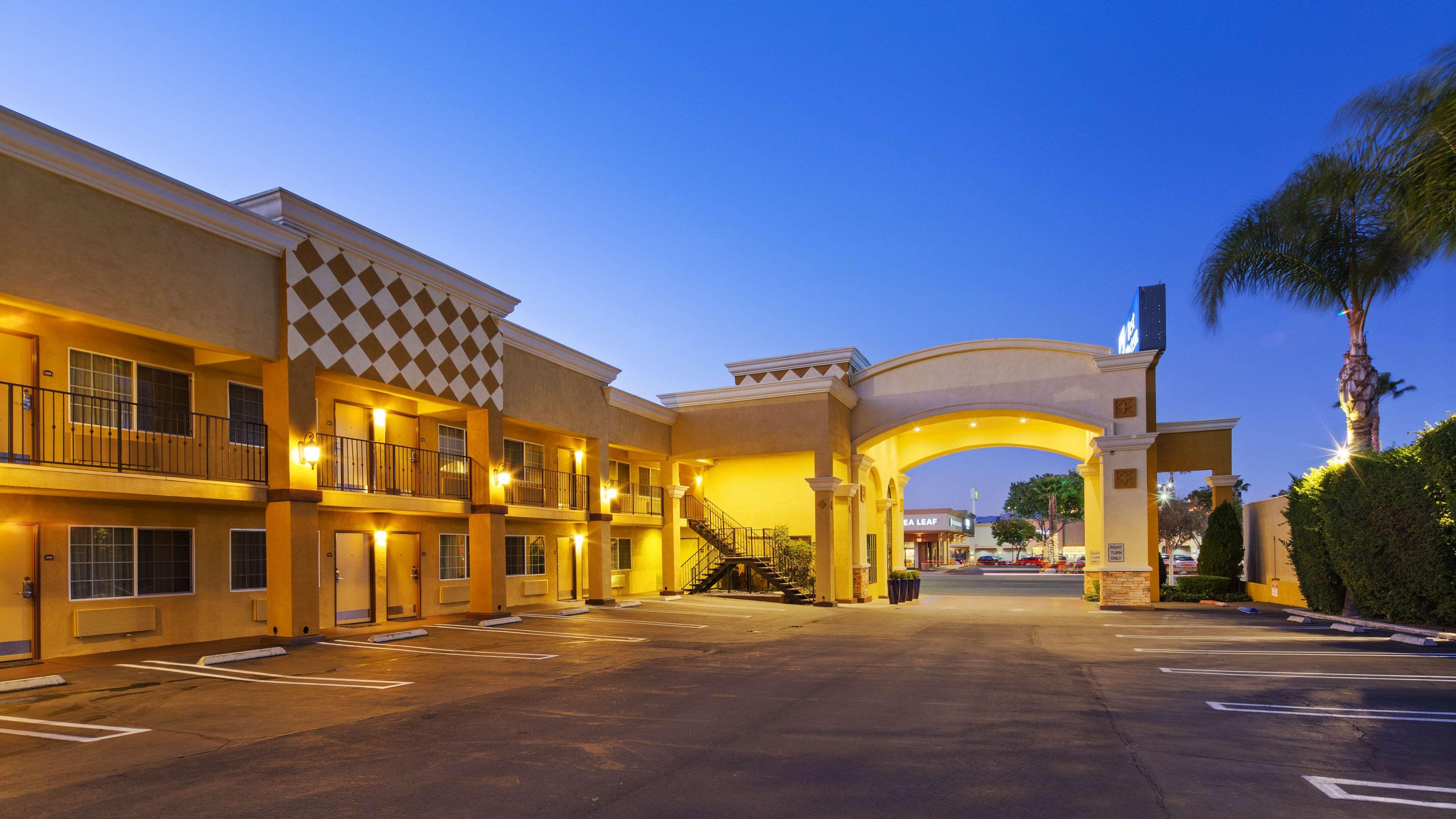Western Woodland Hills