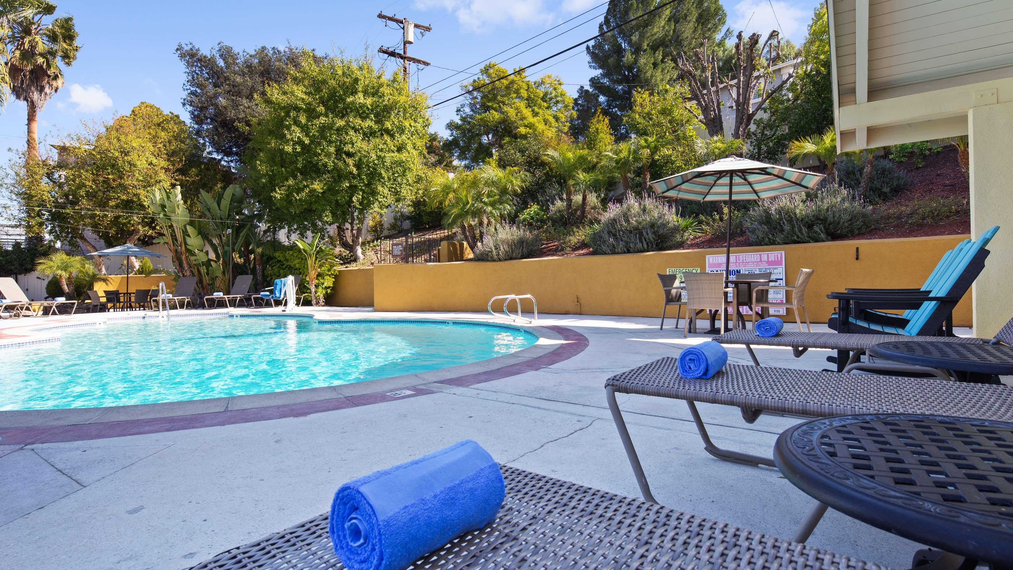 Western Woodland Hills Hotel 3*