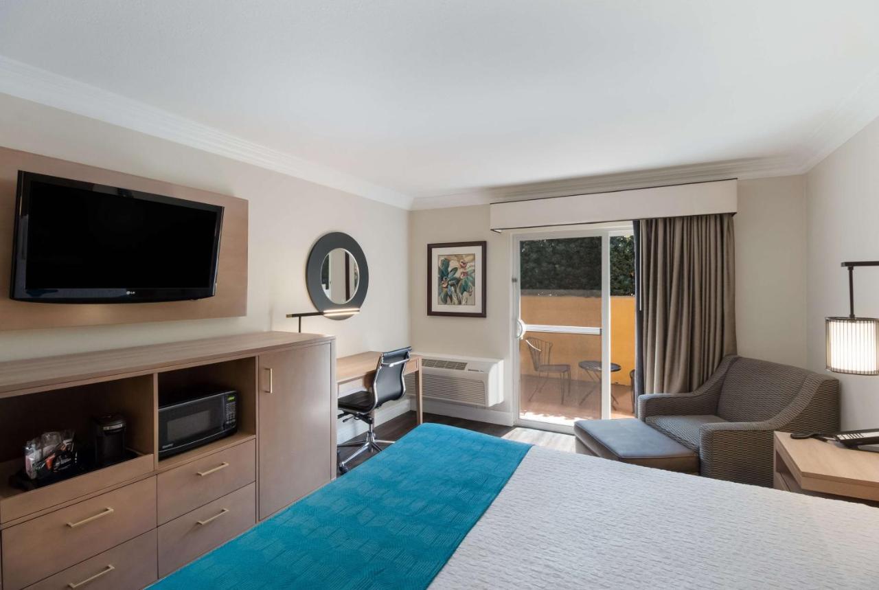 Western Woodland Hills Los Angeles