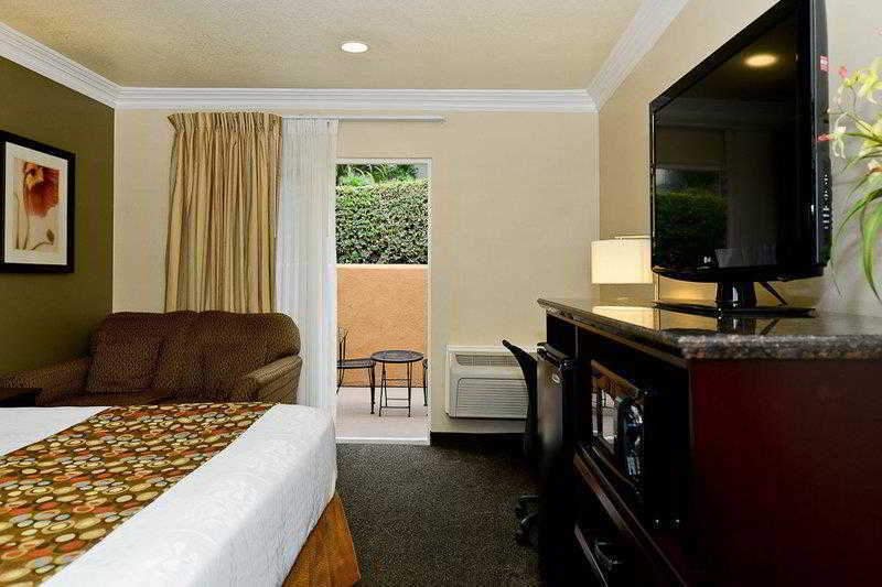 Western Woodland Hills