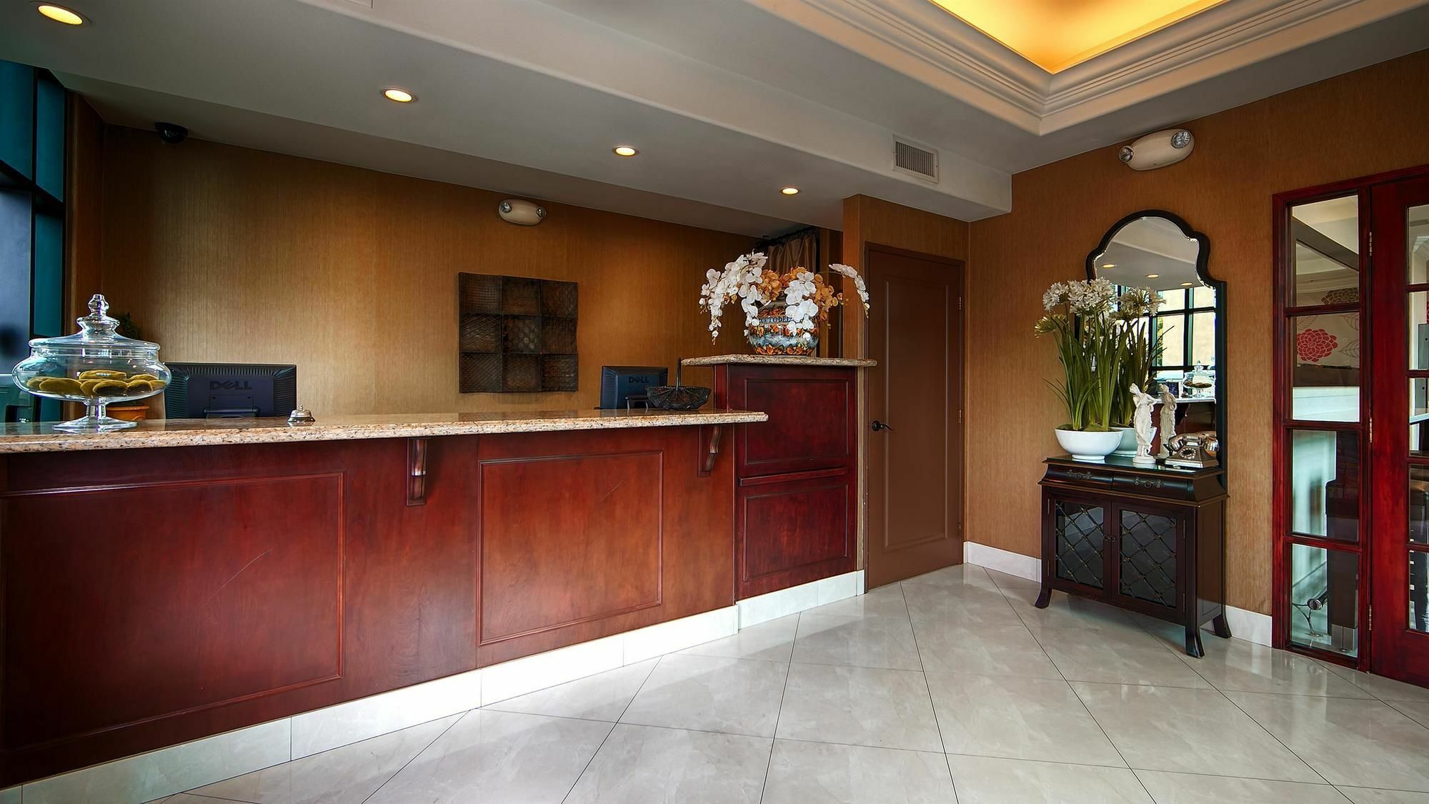 Western Woodland Hills Hotel Los Angeles