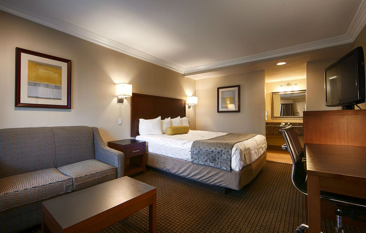 Western Woodland Hills Hotel 3*