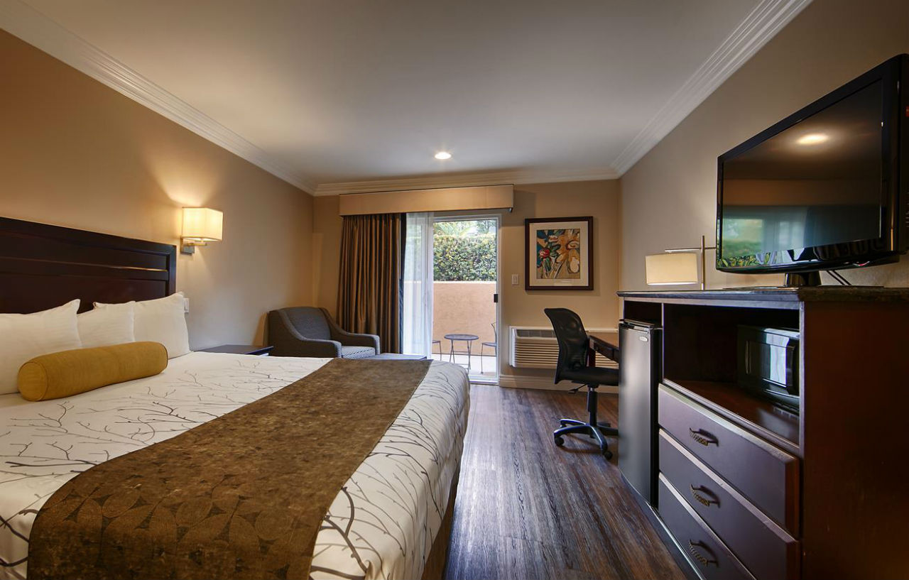 Western Woodland Hills Hotel