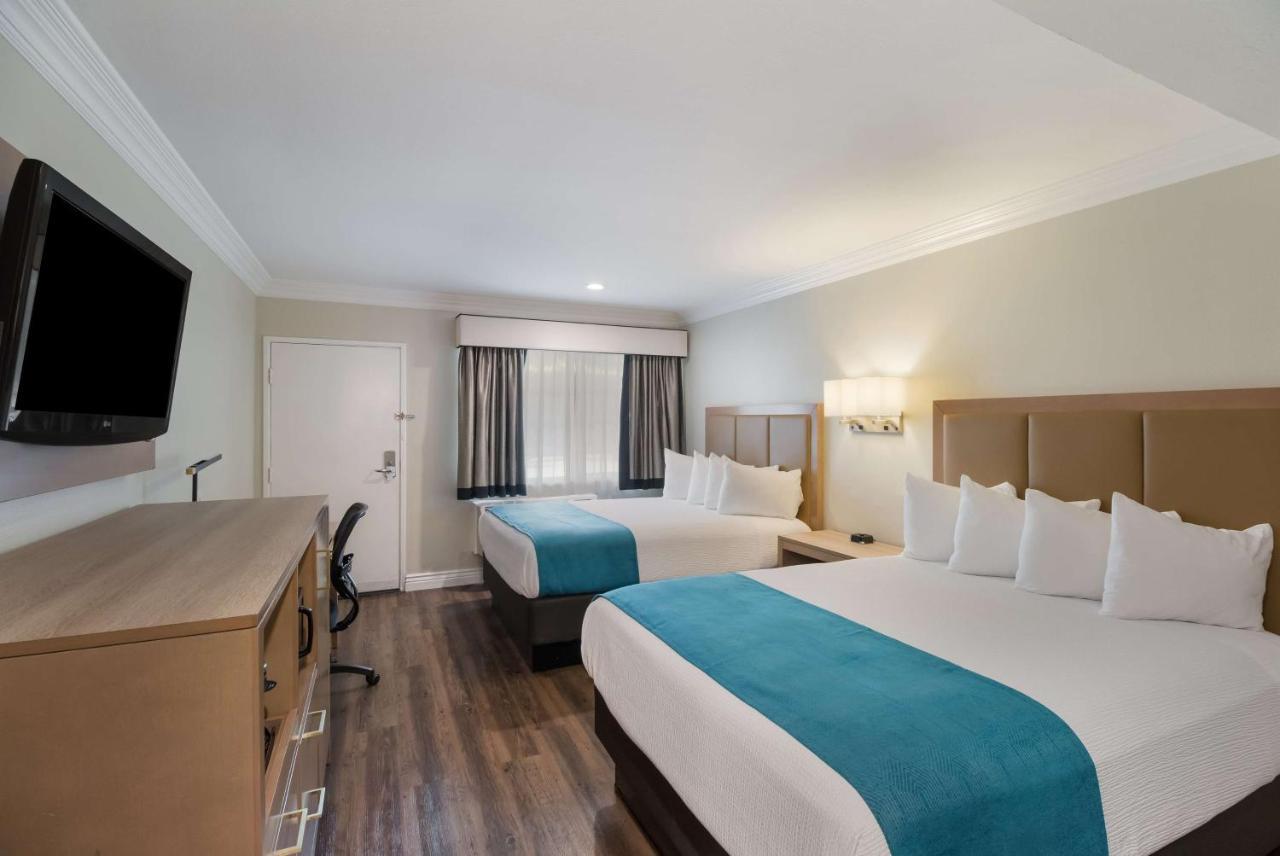 Western Woodland Hills Hotel