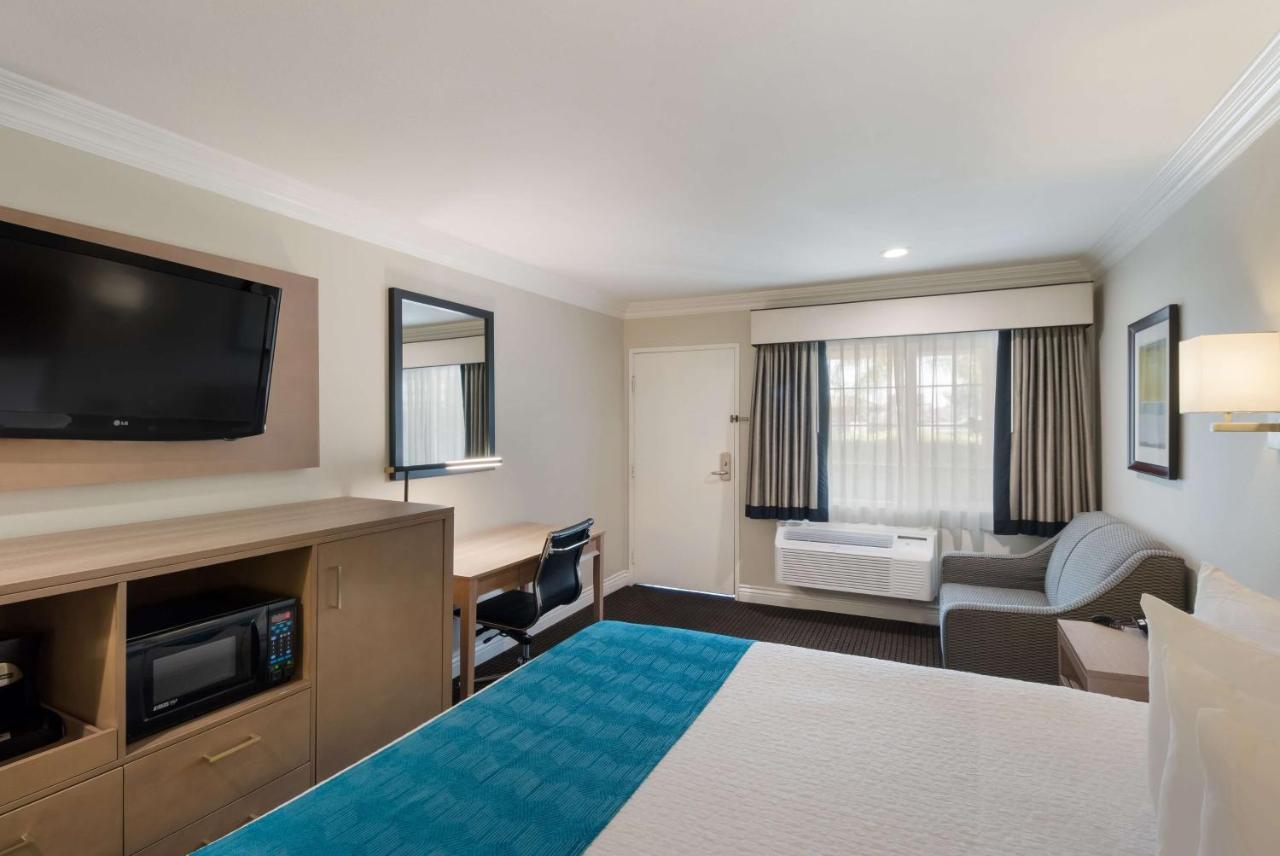 Hotel Western Woodland Hills Los Angeles