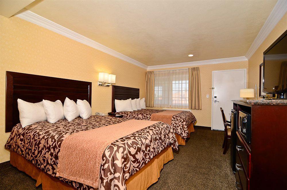 Western Woodland Hills Hotel Los Angeles