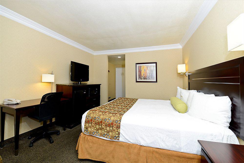 Hotel Western Woodland Hills